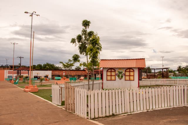 Praça da Cidade de Pedra Branca do Amapari